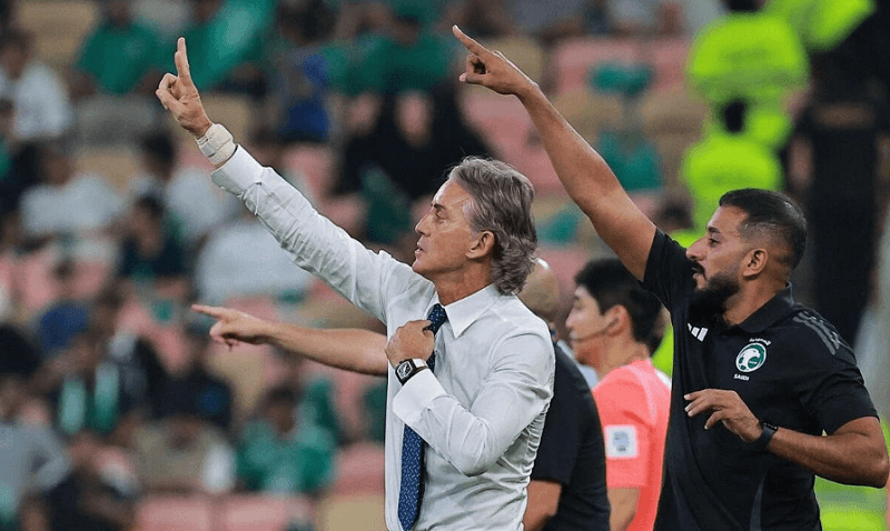 Tư duy chiến thuật nhạy bén là chìa khóa thành công của HLV Roberto Mancini.