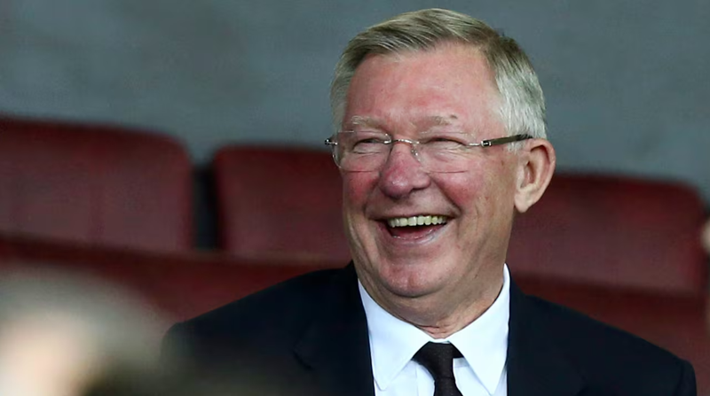 Sir Alex Ferguson hiện vẫn đang tận hưởng cuộc sống viên mãn ở tuổi 84, luôn là tâm điểm mỗi khi xuất hiện tại Old Trafford.