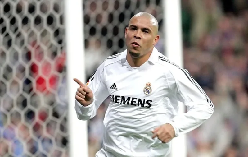 Ronaldo Nazário khoác áo Real Madrid từ năm 2002 đến 2007 và trở thành một biểu tượng đáng nhớ của kỷ nguyên Galácticos.